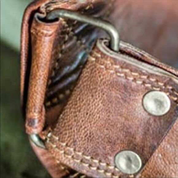 Extra Large Vintage Leather Messenger/Crossbody Bag - Picture 7 of 16
